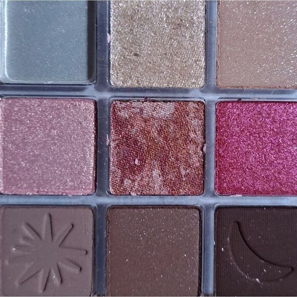 New! Clearly In Love Eyeshadow Palette - Picture 4 of 7